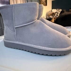 Cushionaire Gray Suede Ankle Boots